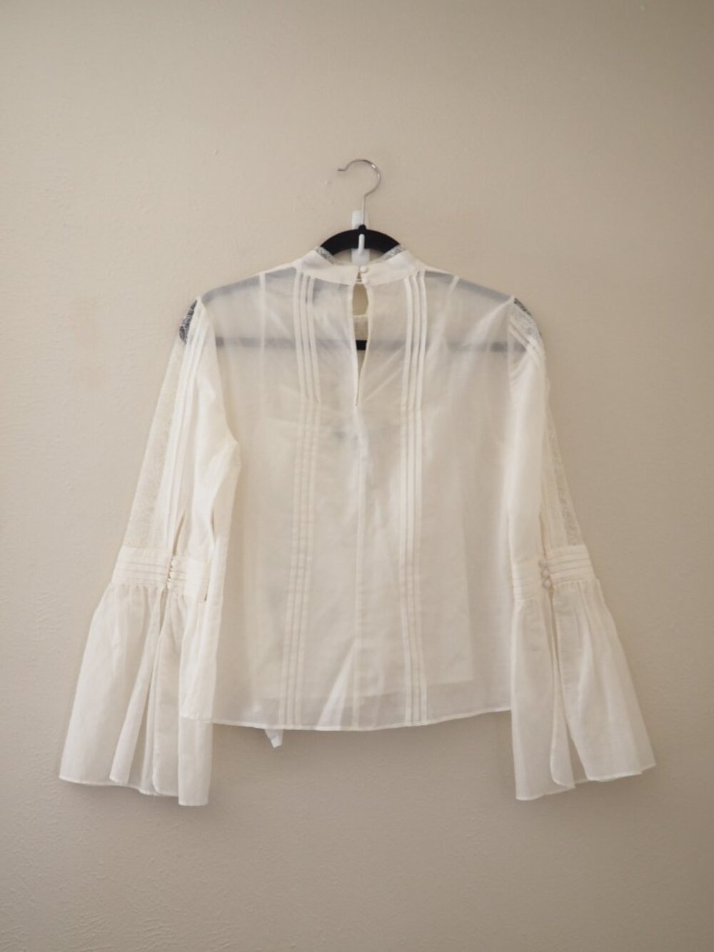 White House Black Market Long Bell Sleeve Lace Blouse sz 4 - Picture 10 of 12